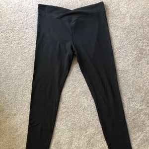 Fabletics Full Length Mid Waisted Legging